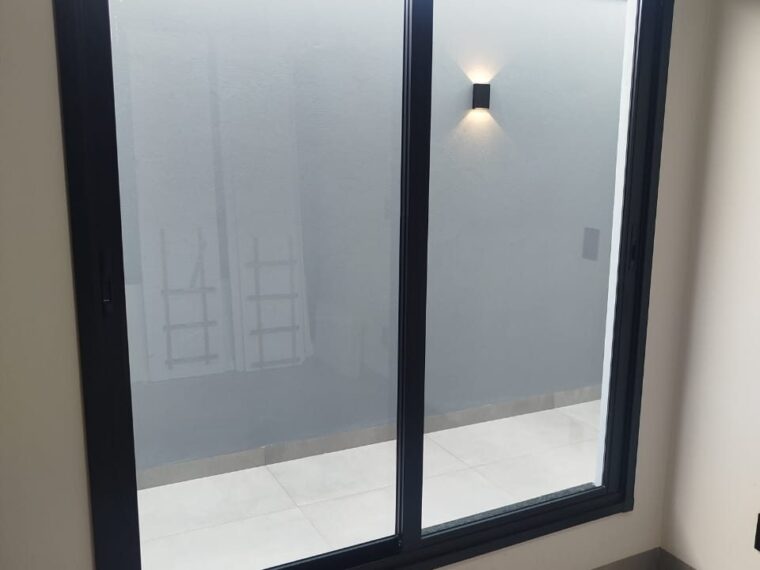 Janelas em Vidro — Vidraçaria Schumann