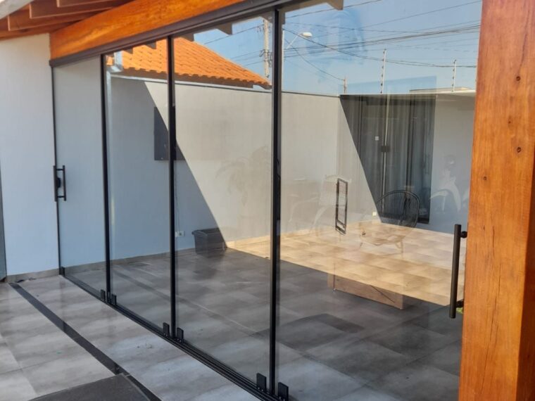 Sacadas e Cortinas de Vidro — Vidraçaria Schumann