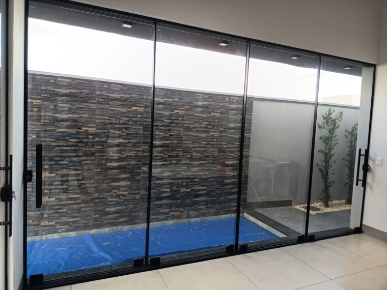 Sacadas e Cortinas de Vidro — Vidraçaria Schumann